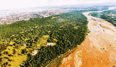 El río Piraí pasa cerca del área urbana de la ciudad